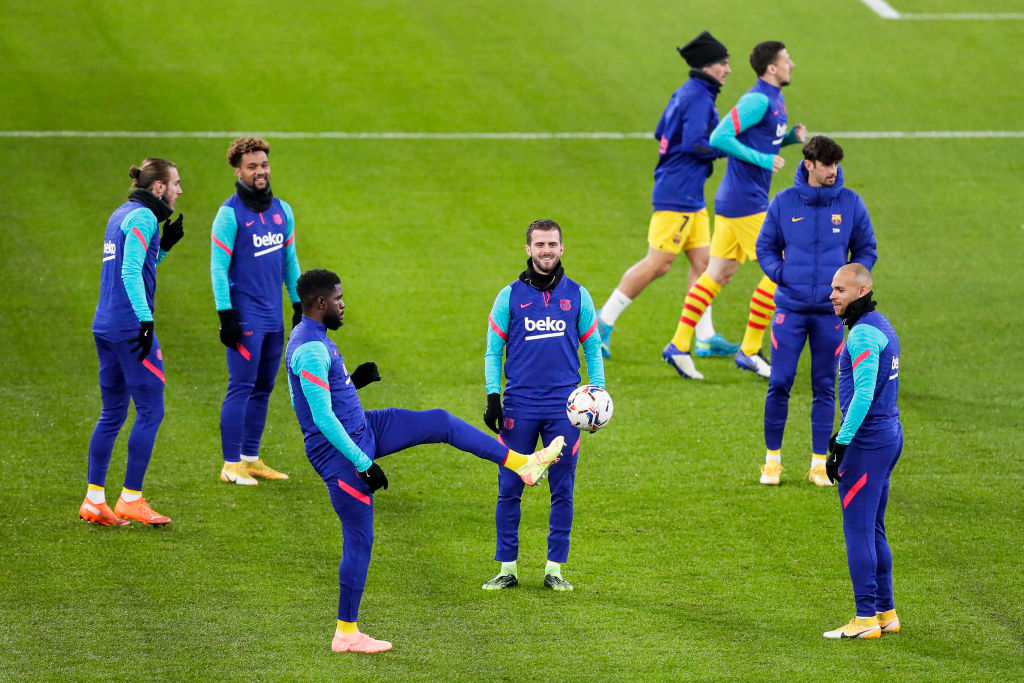 A Barca két játékosával már közölte, nem számítanak rájuk a következő szezonban – sajtóhír