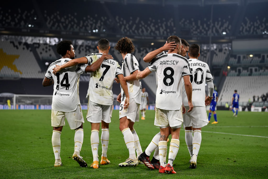A PL-be tart a Juventus középpályása – sajtóhír