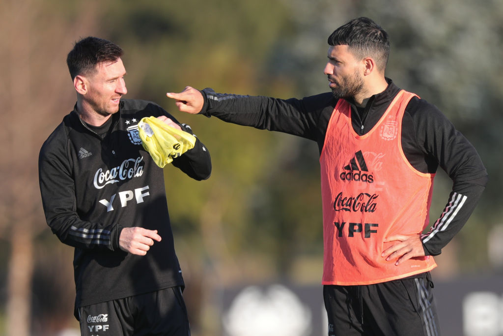 Agüero: „a francia sajtó kicsinálja Messit! Elmehetnek a francba!”