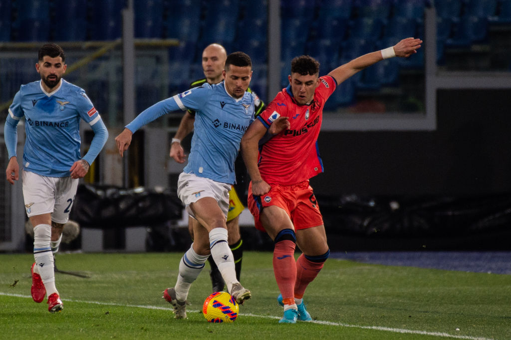 A Lazio védőjével erősítene az Inter! – sajtóhír
