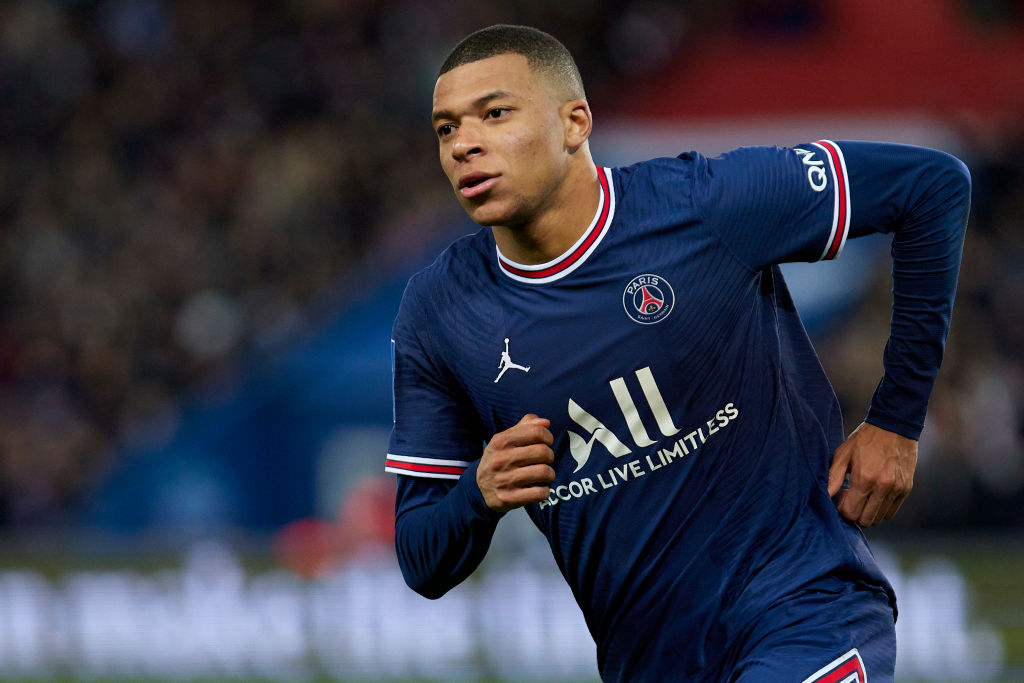 Elképesztő fizetés és hűségbónusz, így marasztalná Mbappét a PSG! – sajtóhír