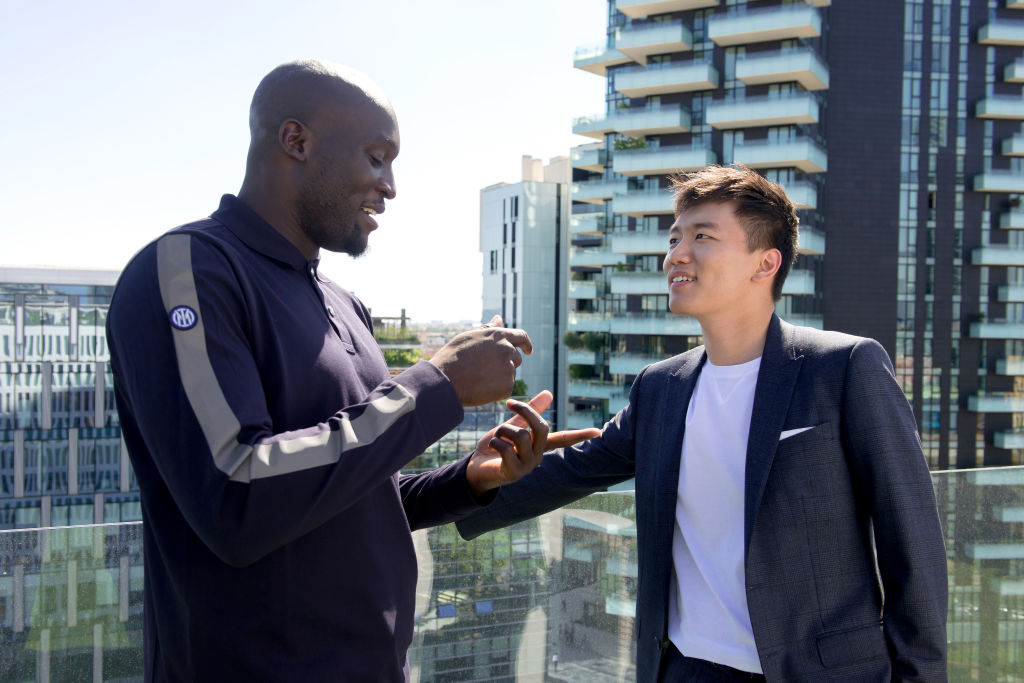 Így köszöntötték Lukakut az Inter fanok – videó