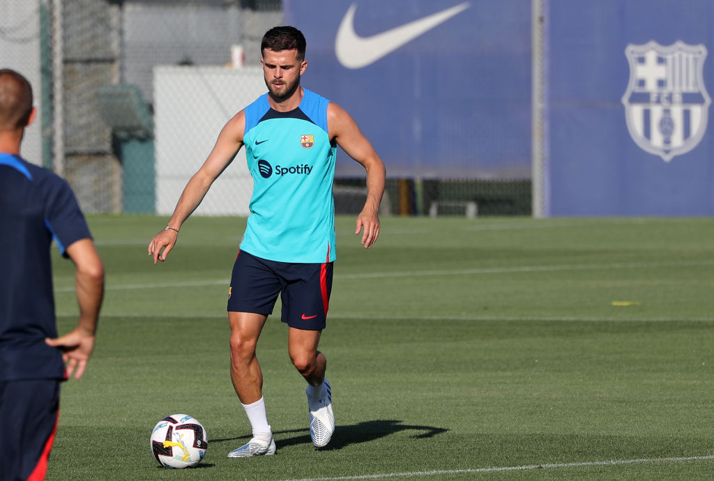 FC Barcelona: Pjanic esélyeiről beszélt Xavi