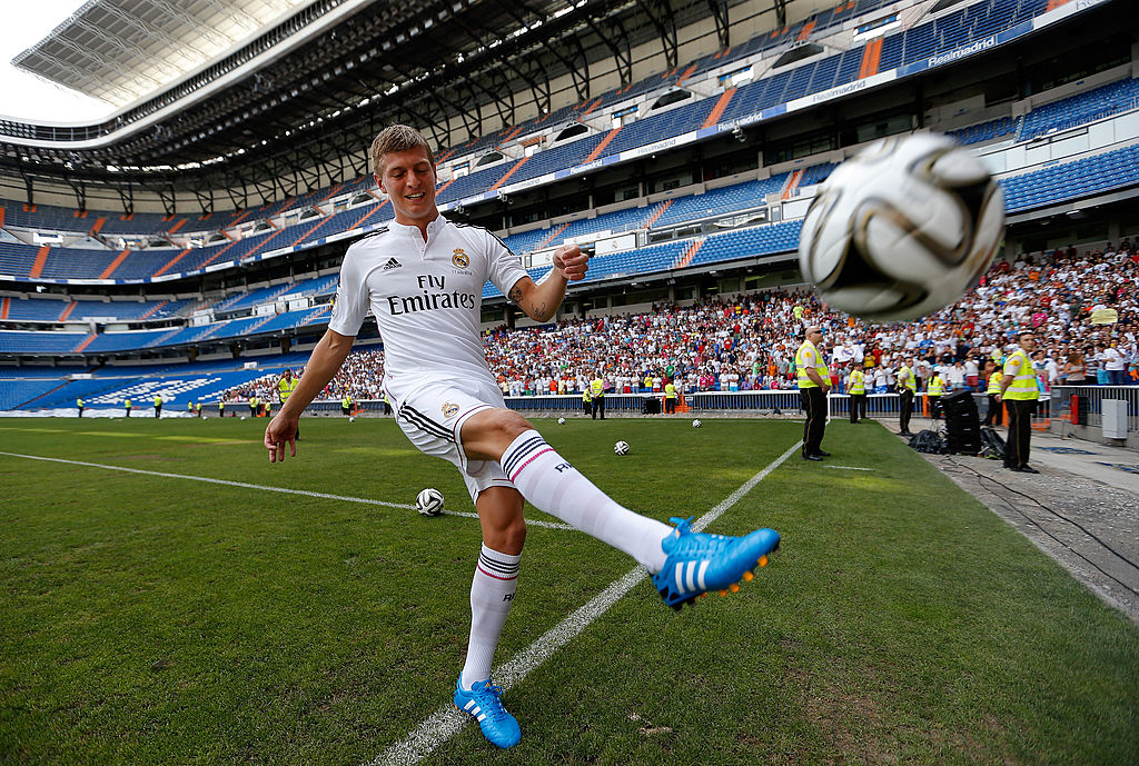 Ezen a napon: Toni Kroos Habfehérbe öltözik