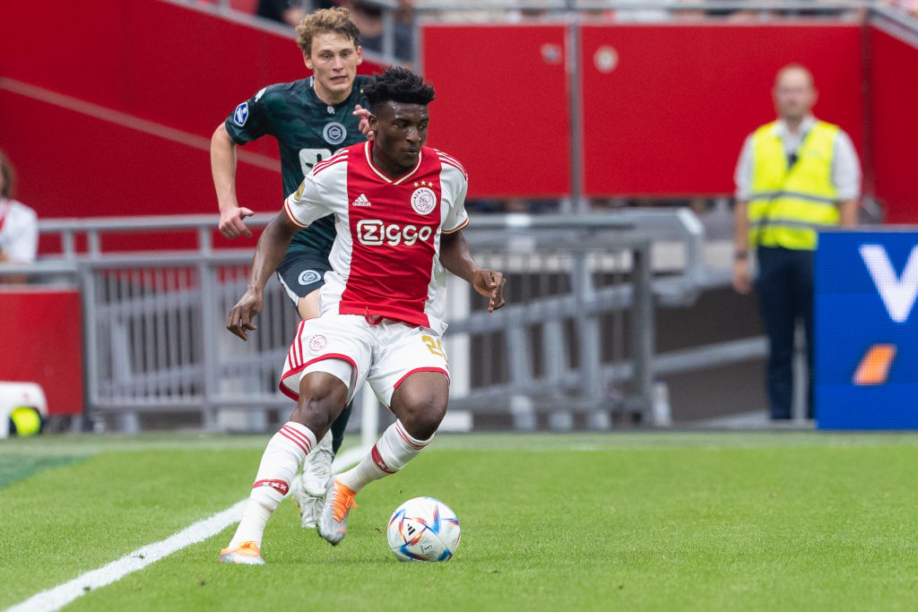 Az Ajax középpályása az Evertonhoz igazol! – sajtóhír