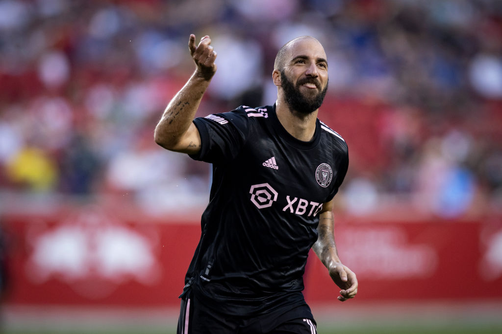 VIDEÓ: Higuaín ismét őrületes szabadrúgásgólt vert