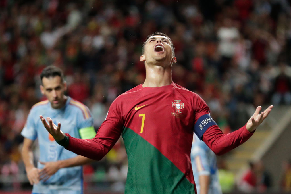 Ronaldo megint a karszalagot dobálva hisztizett – videóval Ronaldo megint a karszalagot dobálva hisztizett – videóval