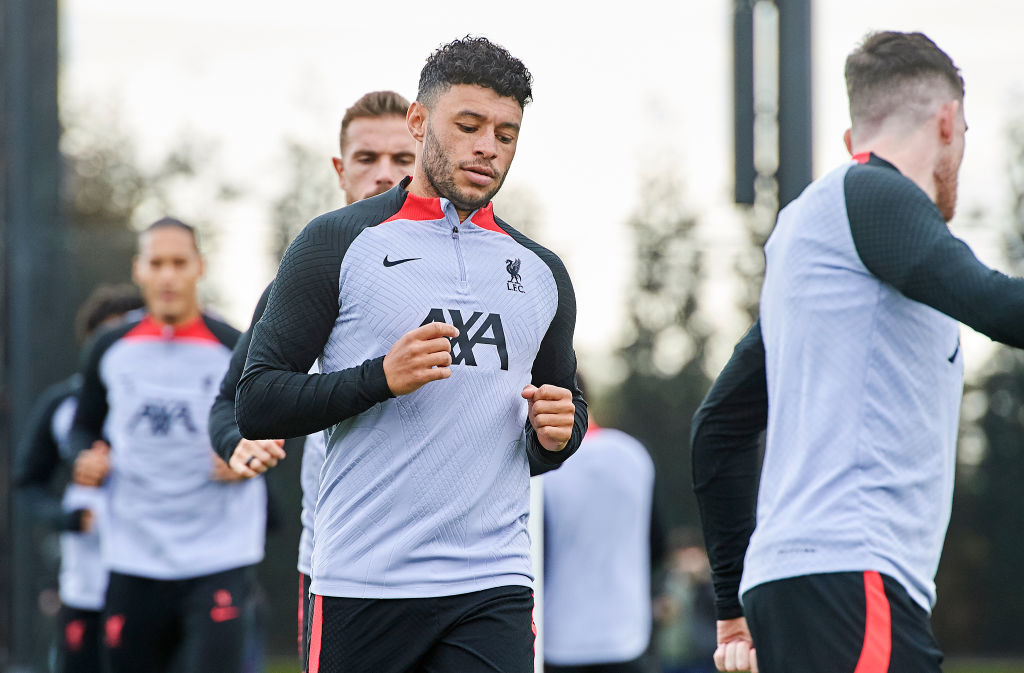 Oxlade-Chamberlain bajnokságon belül válthat csapatot – sajtóhír