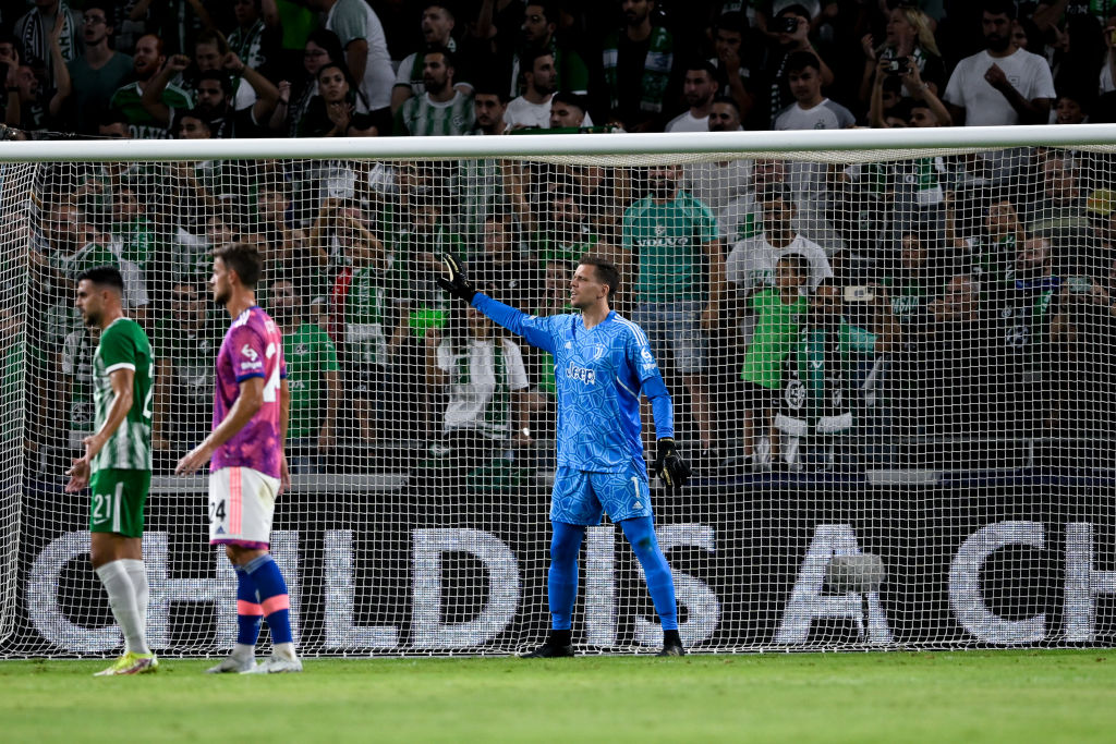 A Juventus kapusára csapna le a Newcastle United! – sajtóhír