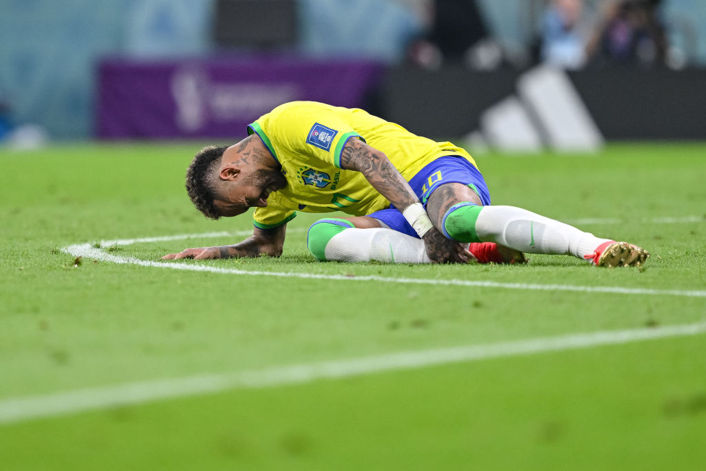 Véget érhet Neymar számára a vb? Sérülés miatt kellett lehozni a brazil zsenit! – képpel