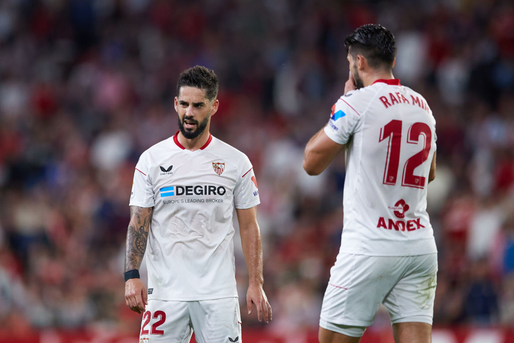 Sevilla: szerződést bontottak a nyáron érkező középpályással! – Hivatalos