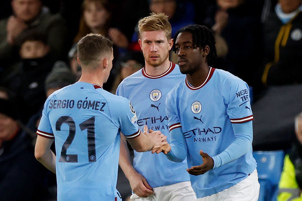 Kölcsönadta tehetséges védőjét a Manchester City! – Hivatalos