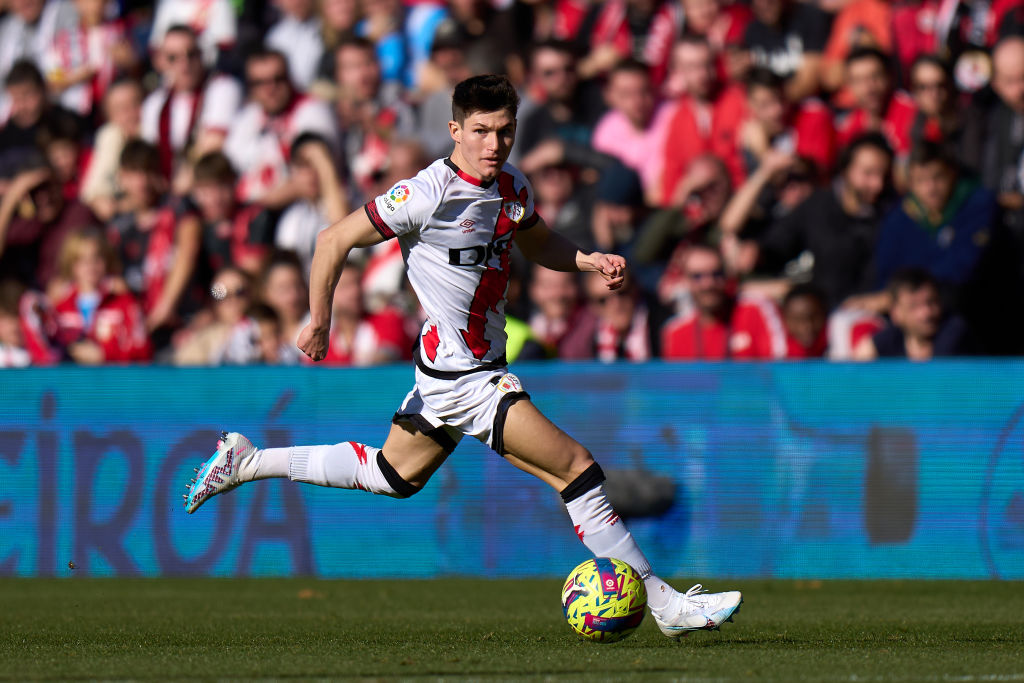 Visszavásárolja saját nevelésű védőjét a Real Madrid a Rayo Vallecanótól – sajtóhír