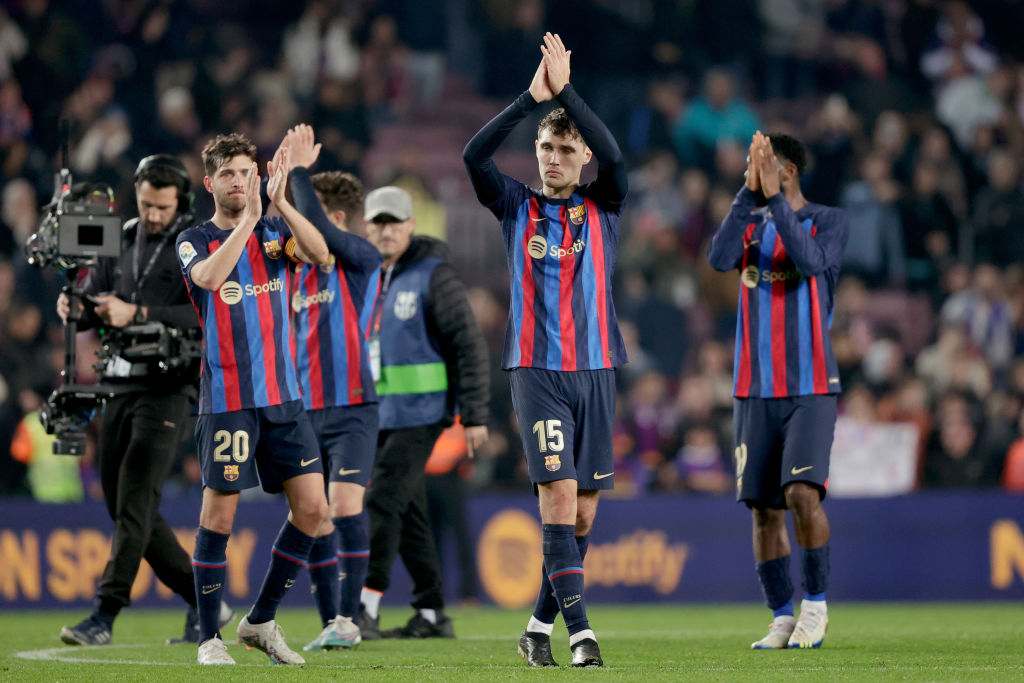 La Liga: több hétre kidőlt a Barcelona védője!