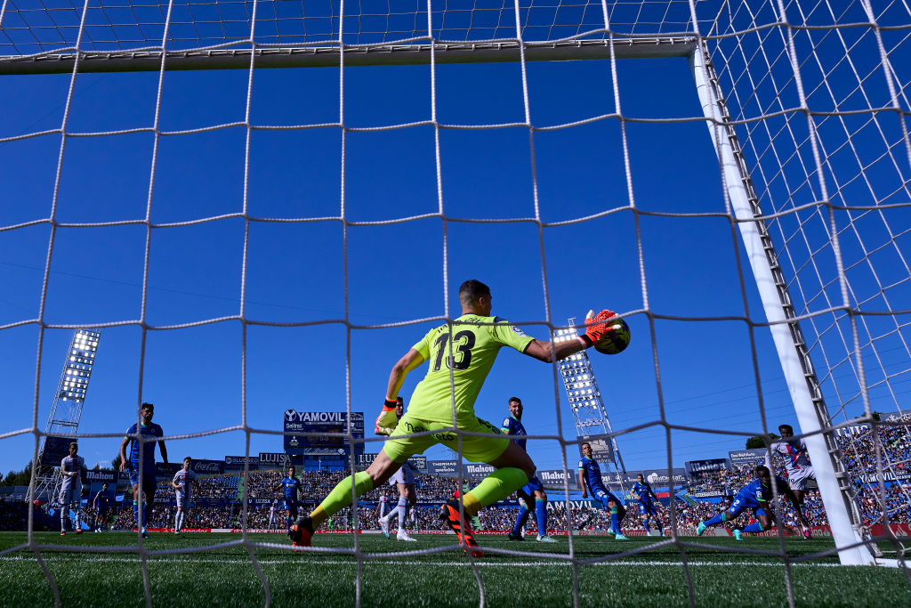 La Liga: egy fáról nézték a Getafe-Barca meccset a szurkolók – VIDEÓ