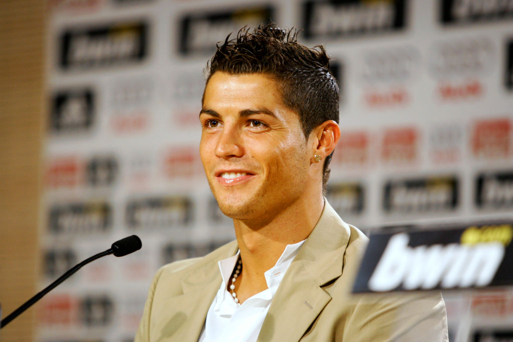 Ezen a napon: a Real Madrid bejelenti Cristiano Ronaldo leigazolását! Ezen a napon: a Real Madrid bejelenti Cristiano Ronaldo leigazolását!