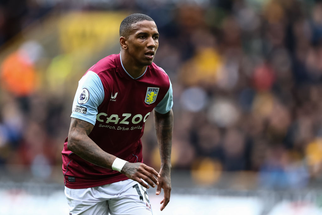 Továbbra is a Premier League-ben játszhat Ashely Young