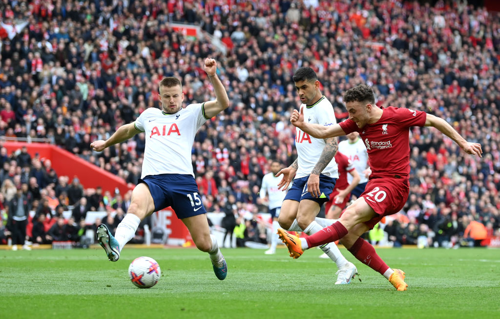 Meghosszabbítaná hátvédje szerződését a Tottenham – sajtóhír