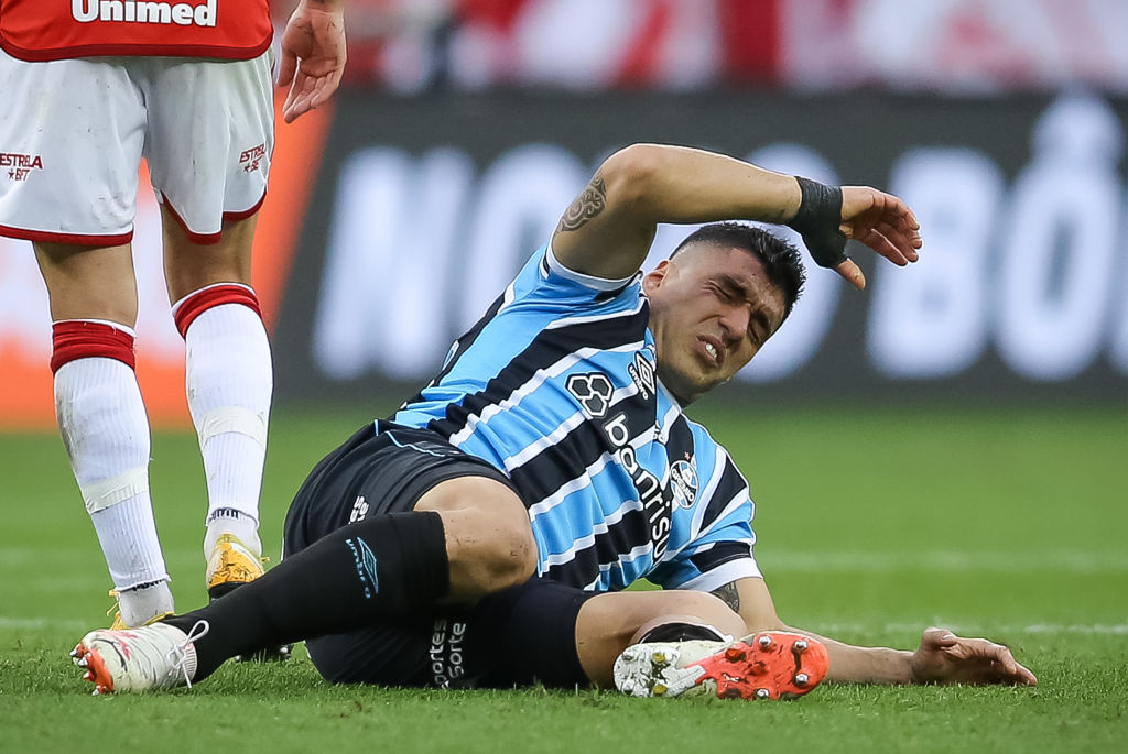 Újabb Oscar-díjas alakítással jelentkezett Luis Suárez, aki ezúttal breaktáncosként pörgött a levegőben – videó
