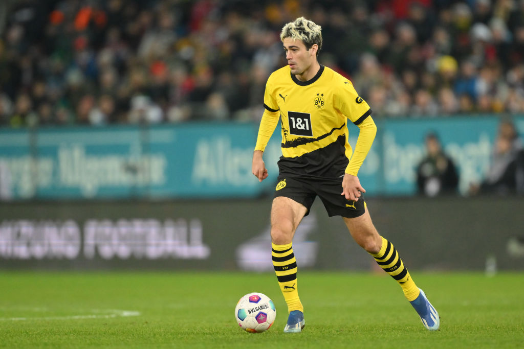 Szerződést hosszabbított, majd távozott a Dortmund középpályása – hivatalos