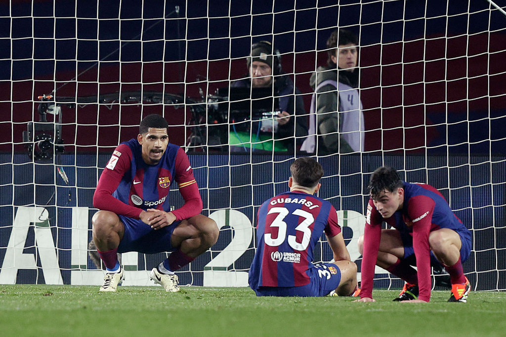 Az FC Barcelona védőjére pályázik az Aston Villa – sajtóhír
