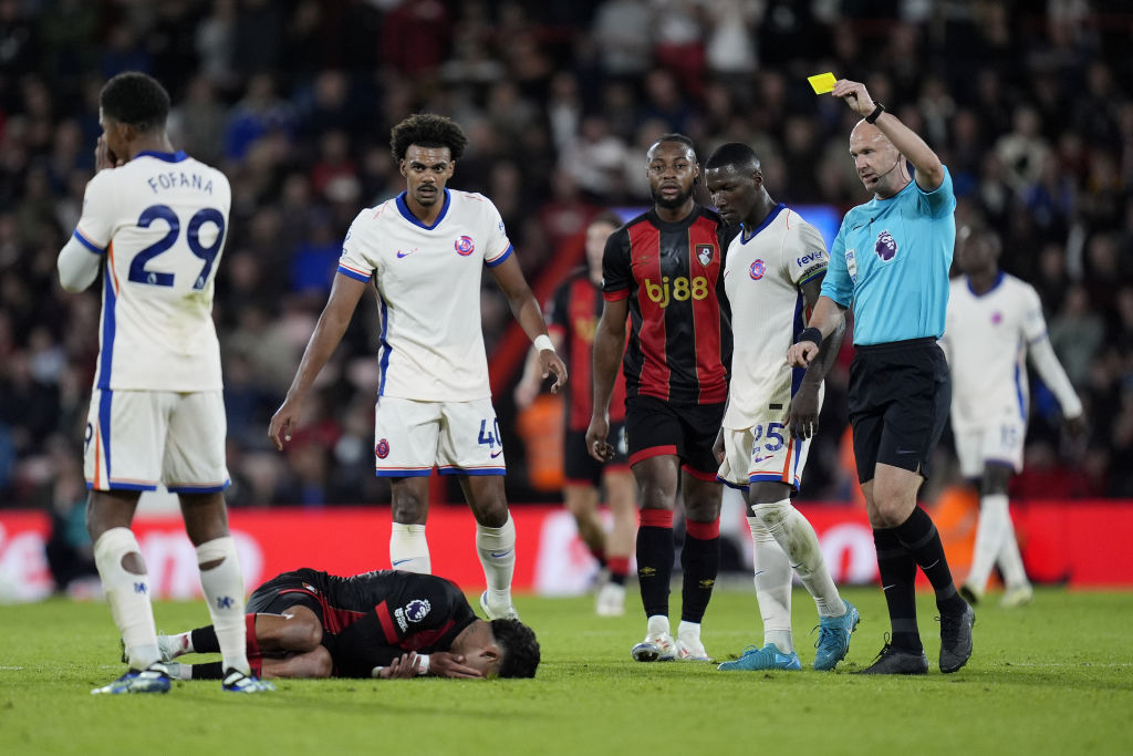 PL: rekordot jelentő mennyiségben villant a sárga lap a Bournemouth és a Chelsea meccsén!