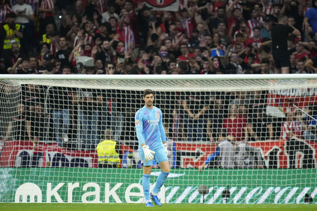 Atlético Madrid: megtalálták és kitiltották az egyik szurkolót, aki megdobálta Thibaut Courtois-t