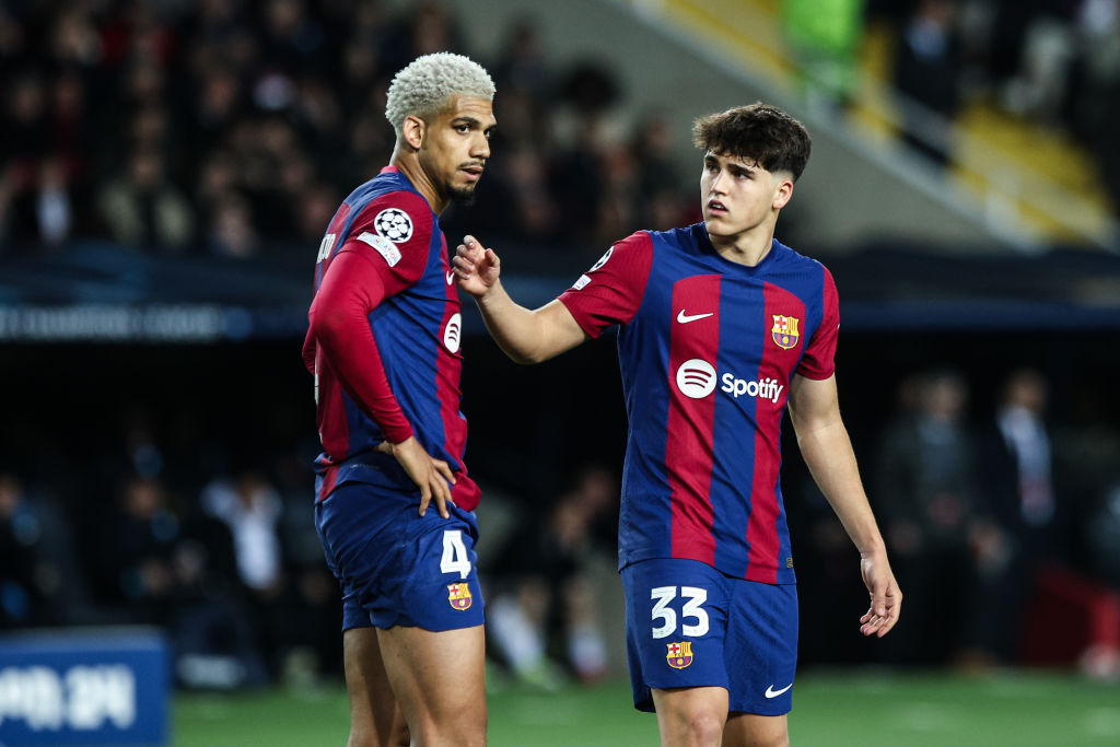 Az FC Barcelona védőjére pályázik a Chelsea és a Manchester United – sajtóhír