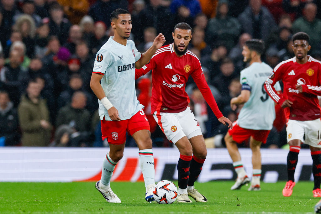 PL: sikeres műtéten esett át a Manchester United nyáron szerződtetett védője!