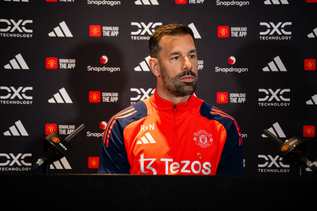 Ruud van Nistelrooy mindenképpen maradni akar a Manchester Unitednél