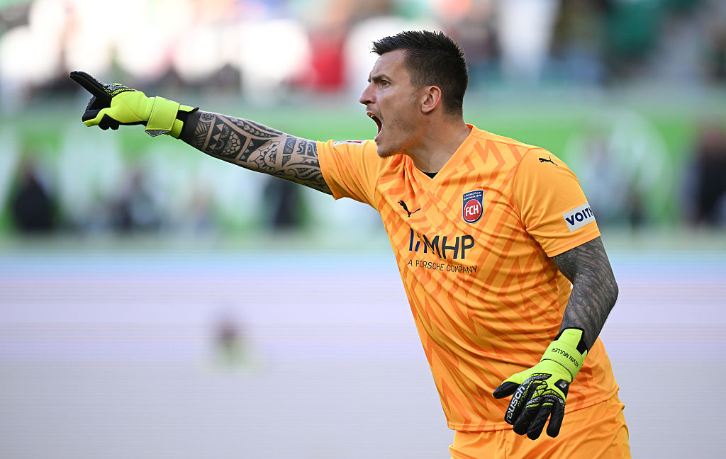 Bundesliga: a Heidenheim kapusát, Kevin Müllert kórházba szállították fejsérülés miatt