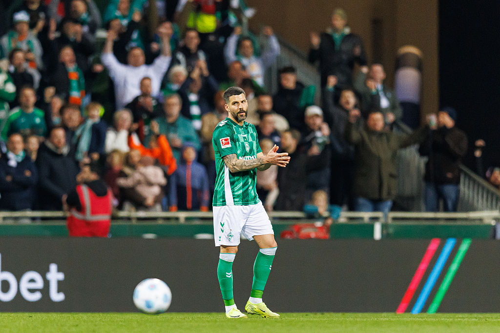 Rutinos középhátvédet igazolt a Freiburg – HIVATALOS