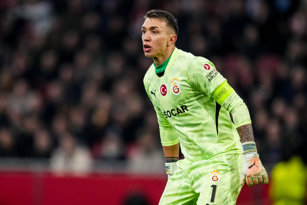 Az argentin bajnokságba igazolt a Galatasaraytól 14 év után távozó veterán uruguayi hálóőr! – HIVATALOS