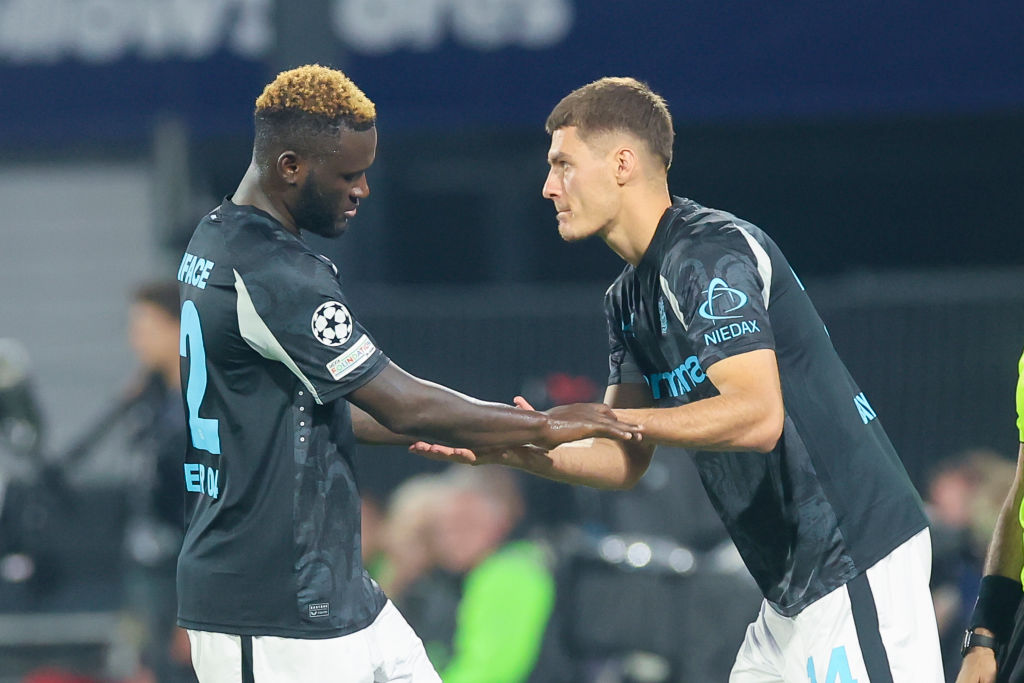 A Bayer Leverkusen játékosát a Premier League-be csábítják – sajtóhír