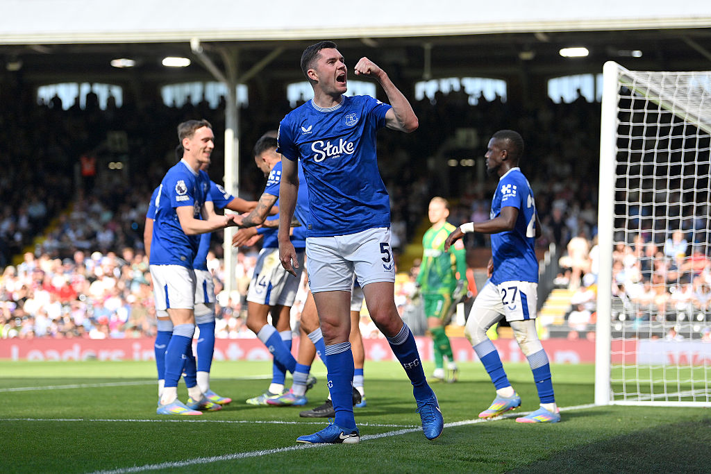 Szerződést hosszabbított hátvédjével az Everton – HIVATALOS