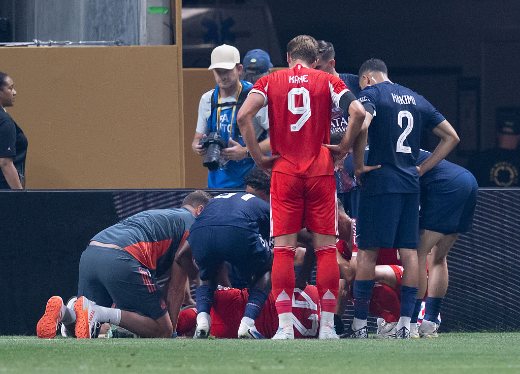Bayern München: kiderült, mennyi időt kell kihagynia Jamal Musialának