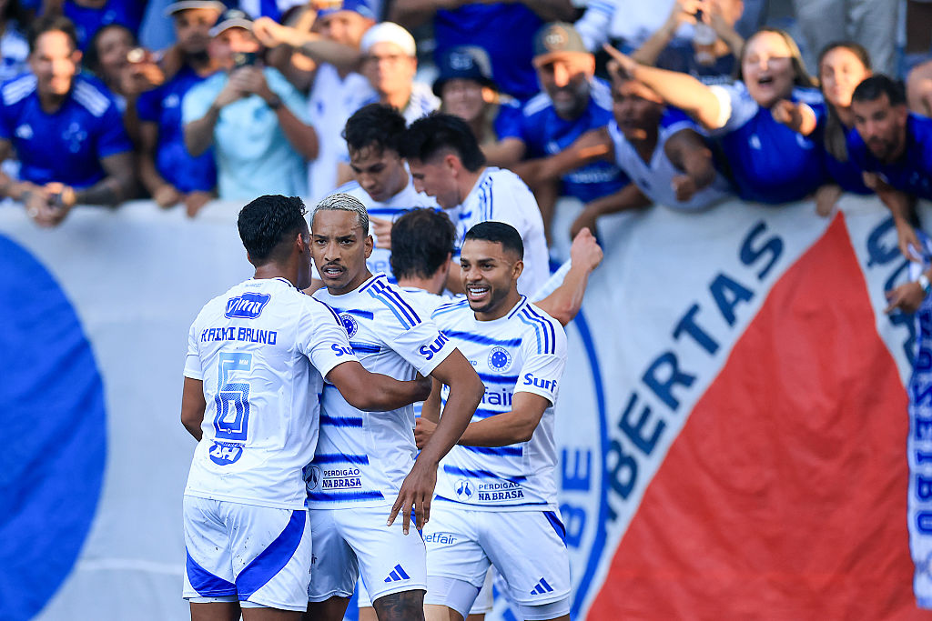 Campeonato Brasileiro: a Cruzeiro a címvédő legyőzésével tartja a lépést a Flamengóval – videóval