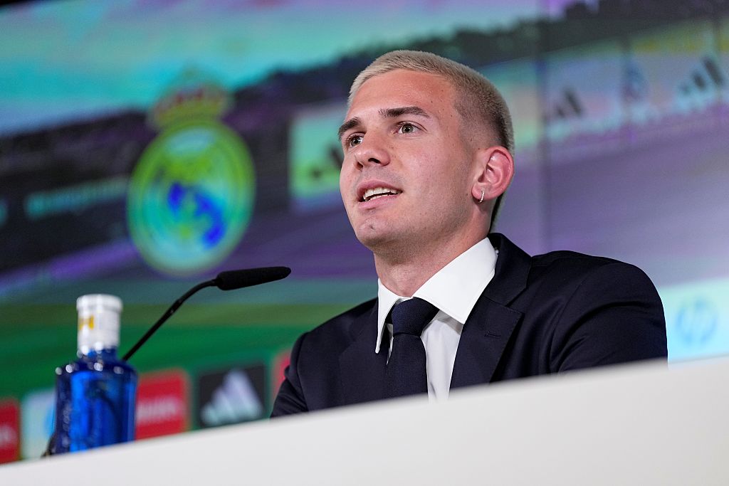 Bemutatták a Real Madrid új ifjú üdvöskéjét – HIVATALOS
