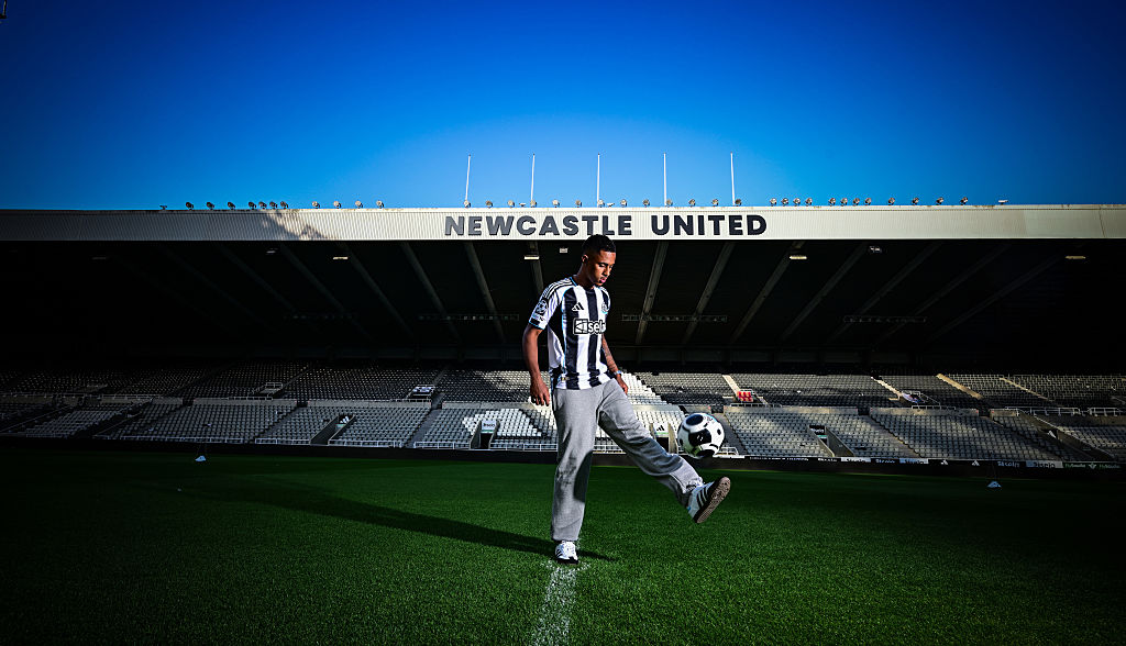 Az Aston Villa középpályása érkezik a Newcastle Unitedhez – HIVATALOS