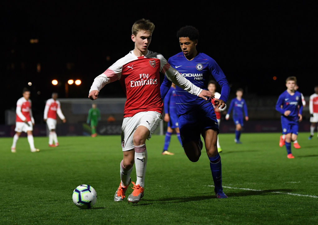 Mesterséges kómában tartják az Arsenal egykori játékosát