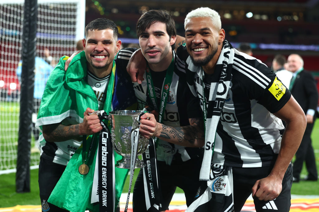 Szerződést hosszabbítana alapemberével a Newcastle United – sajtóhír