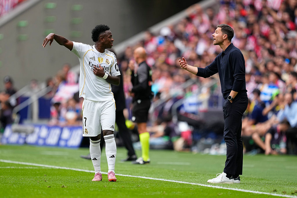 Real Madrid: Xabi Alonso lezártnak tekinti a Vinícius Junior-ügyet kirohanása és bocsánatkérése után Real Madrid: Xabi Alonso lezártnak tekinti a Vinícius Junior-ügyet kirohanása és bocsánatkérése után