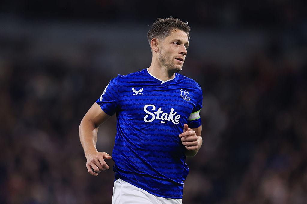 Szerződést hosszabbított alapemberével az Everton – HIVATALOS