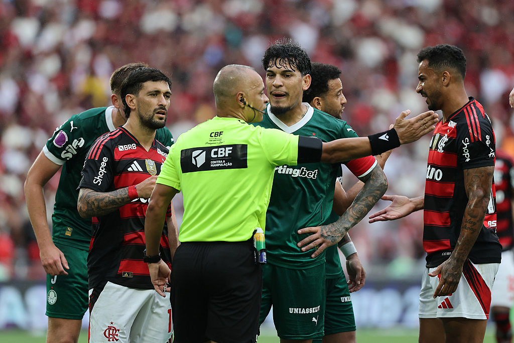 Campeonato Brasileiro: ötgólos rangadót nyert a Flamengo, fej-fej mellett a két gigász az élen – videóval