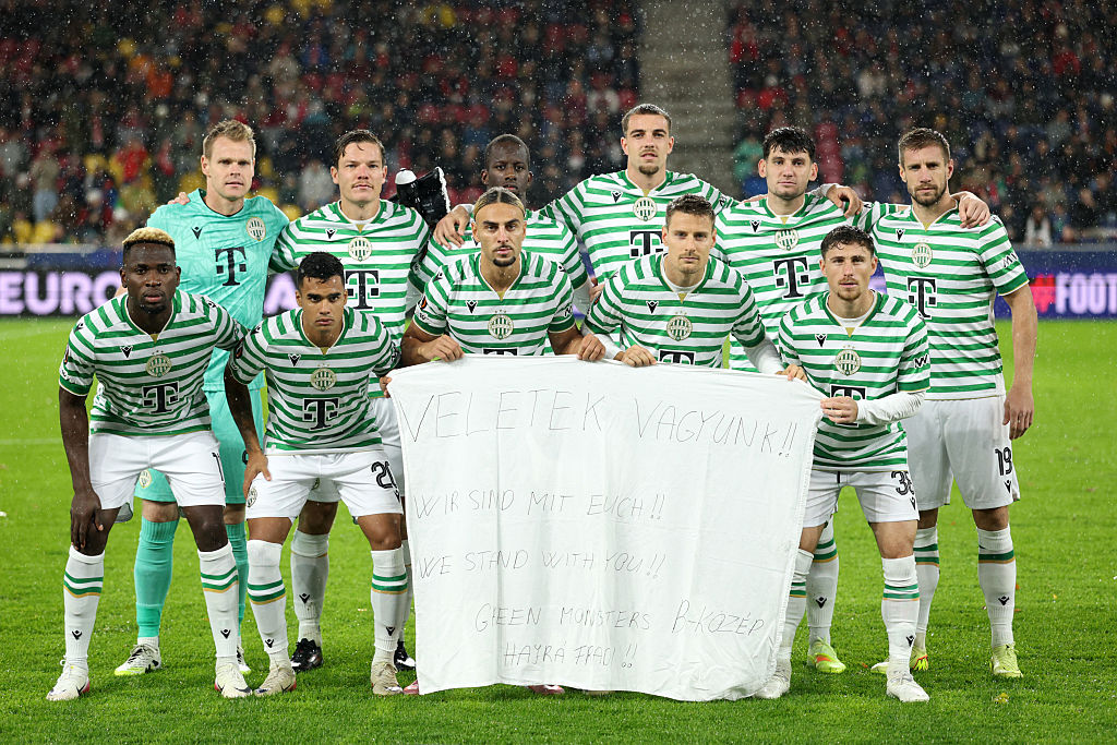Nem engedték be Ausztriába a Ferencváros szurkolóinak vonatát