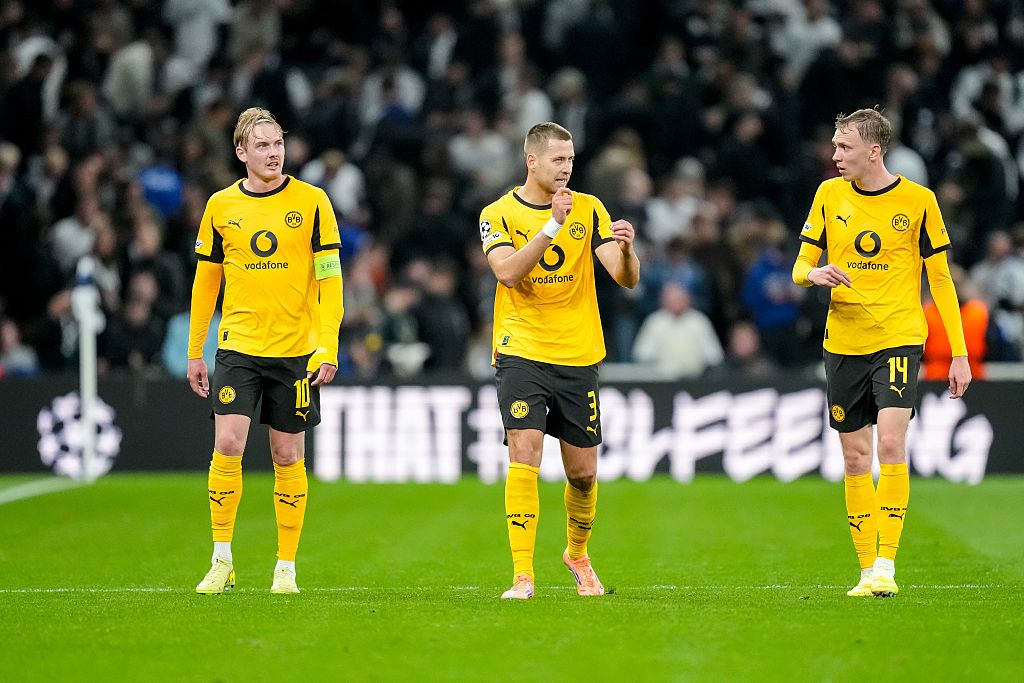 Bundesliga: marasztalná rutinos középpályását a Borussia Dortmund! – sajtóhír