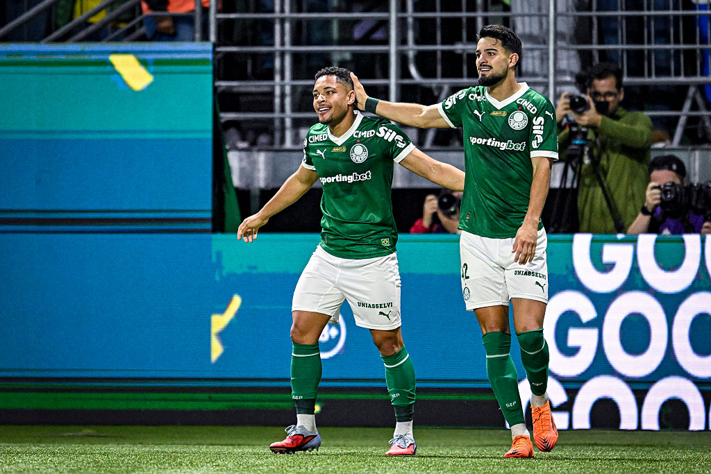 Campeonato Brasileiro: Vitor Roque duplájával győzött, már három ponttal vezet a Palmeiras – videóval