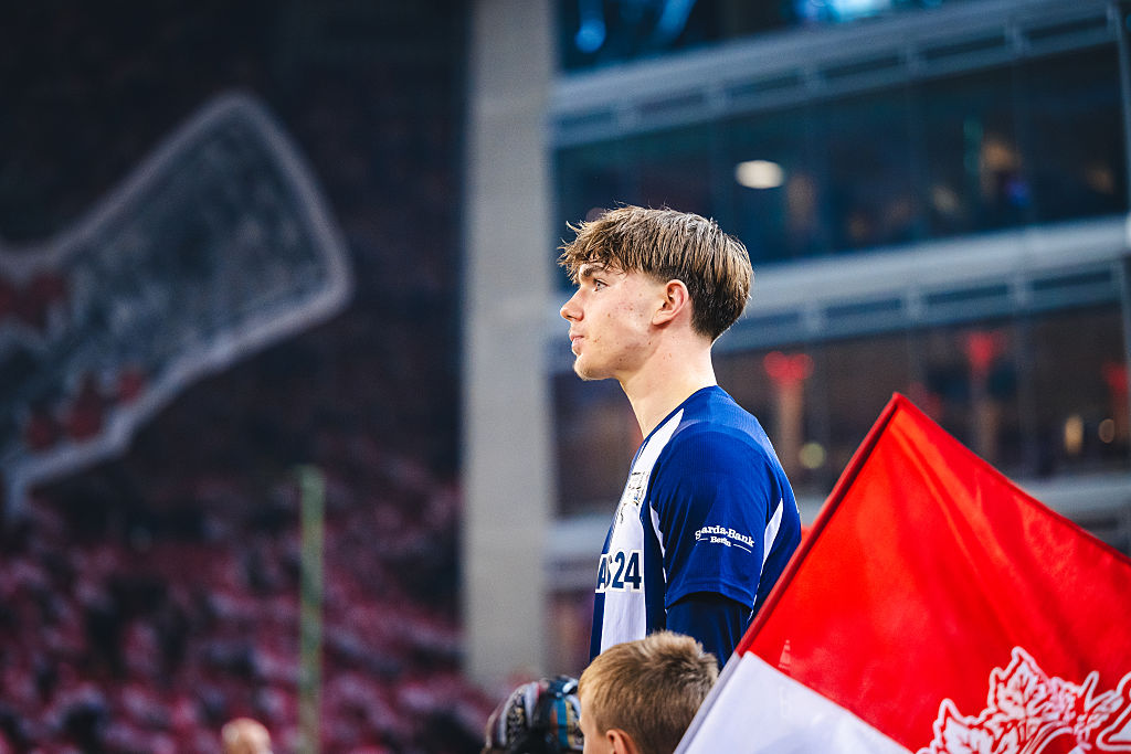 Berlin: fél Európa a legújabb „csodagyerekre” hajt! – sajtóhír