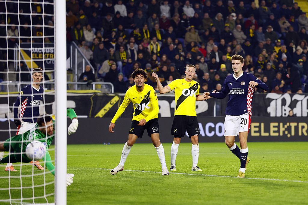 Eredivisie: egygólos meccset nyert a PSV, otthon kapott ki a Feyenoord – KÖRKÉP