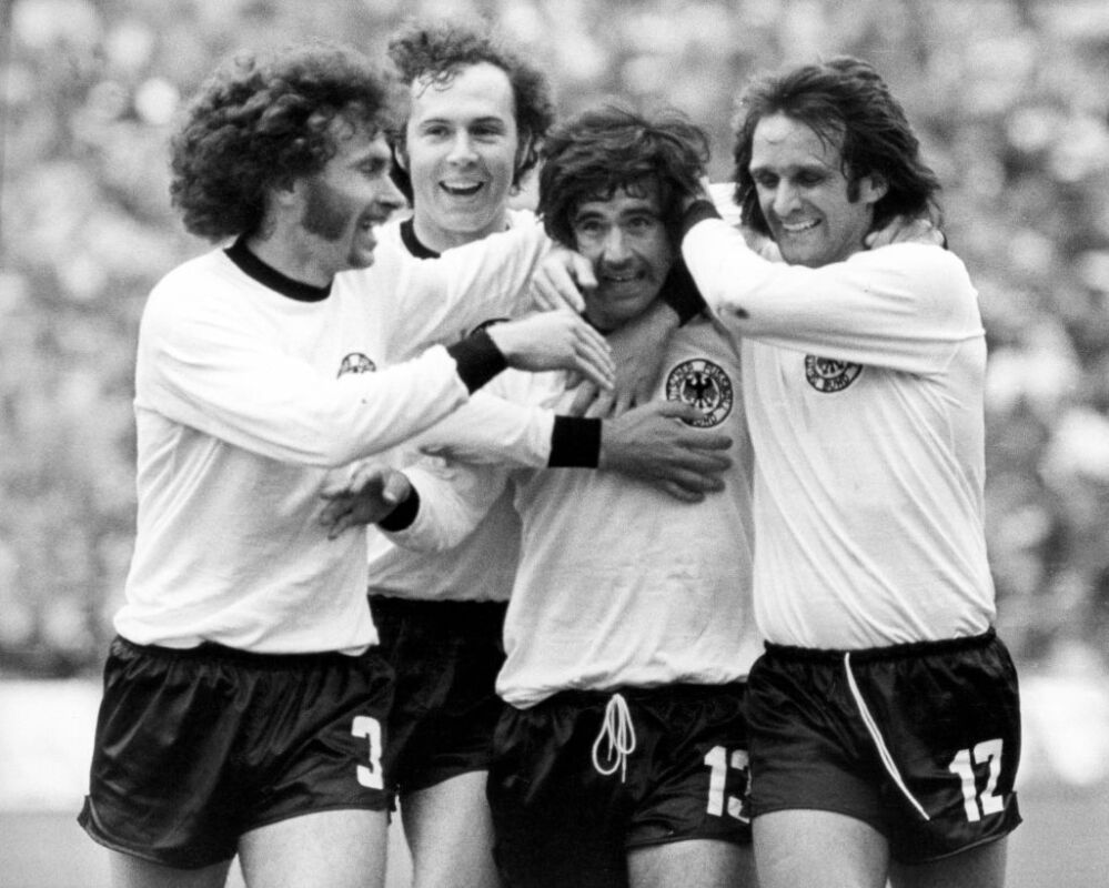 80 évvel ezelőtt született a nemzet bombázója